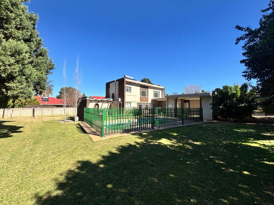 4 Bedroom Property for Sale in Wilkoppies North West